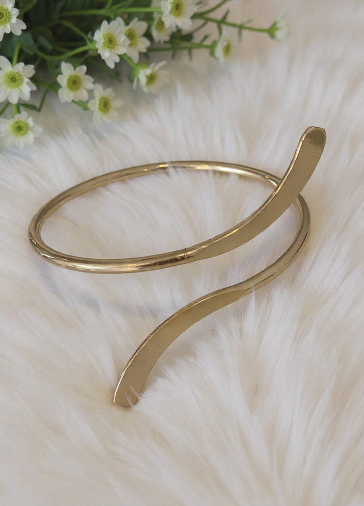 AC115 Brazalete lazo dorado